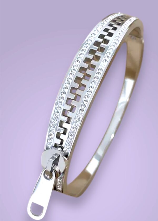 Elegant Opened Zipper Bracelet - Image 2